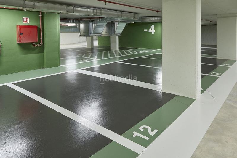 Foto 0c0d3acc-d487-483a-9b5f-5f63ae072b30. Alquiler parking coche en calle enamorats 40-4 en Barcelona