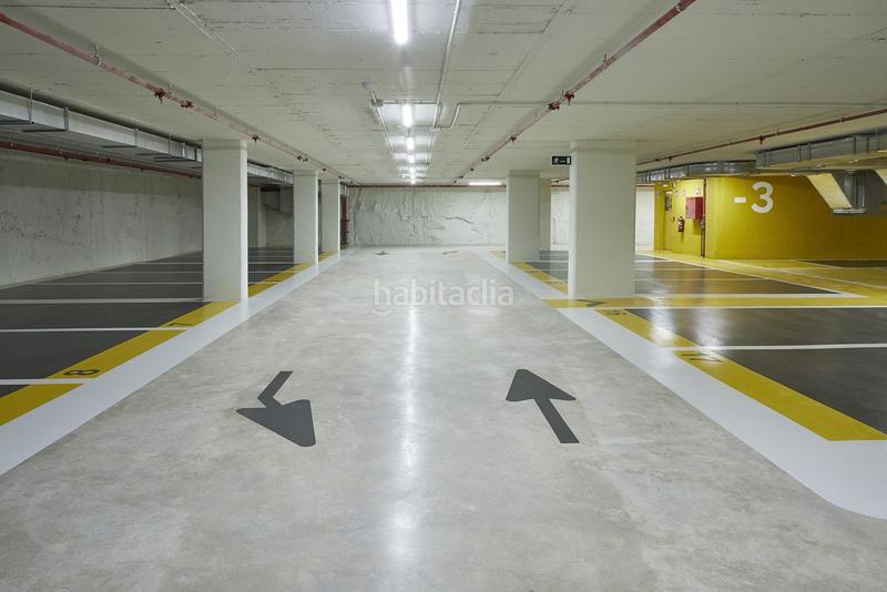 Foto 16577d62-62b2-4aa8-a1e1-5e12f98c99e3. Alquiler parking coche en calle enamorats 40-4 en Barcelona