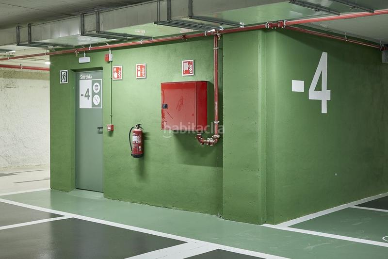 Foto 35e4bd73-f292-4e22-b9ea-6cc68276e16b. Alquiler parking coche en calle enamorats 40-4 en Barcelona