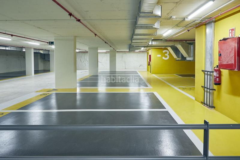 Foto 63cacece-2fd0-4662-b2fb-a7ed1de4c6b9. Alquiler parking coche en calle enamorats 40-4 en Barcelona