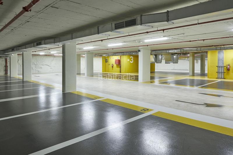 Foto fec936fc-5bfd-44df-af46-55abdde22ca1. Alquiler parking coche en calle enamorats 40-4 en Barcelona