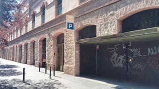 Motorcycle parking in CALLE MELCIOR DE PALAU 135