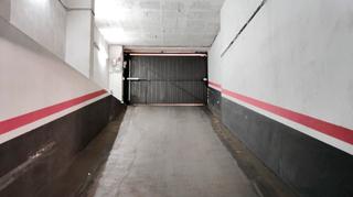 Miete Motorradparkplatz in Calle rocafort 98