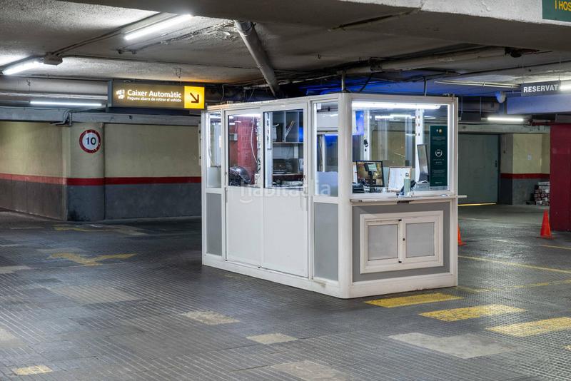 Foto 76fc8f4c-2e53-419f-b85c-5410fa858ea5. Rent car parking in calle comte urgell 234 234 in Barcelona