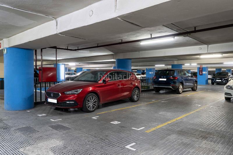 Foto cfe51f9f-2970-4746-a45c-8775e9a7a0e4. Location parking voiture dans calle comte urgell 234 234 dans Barcelona