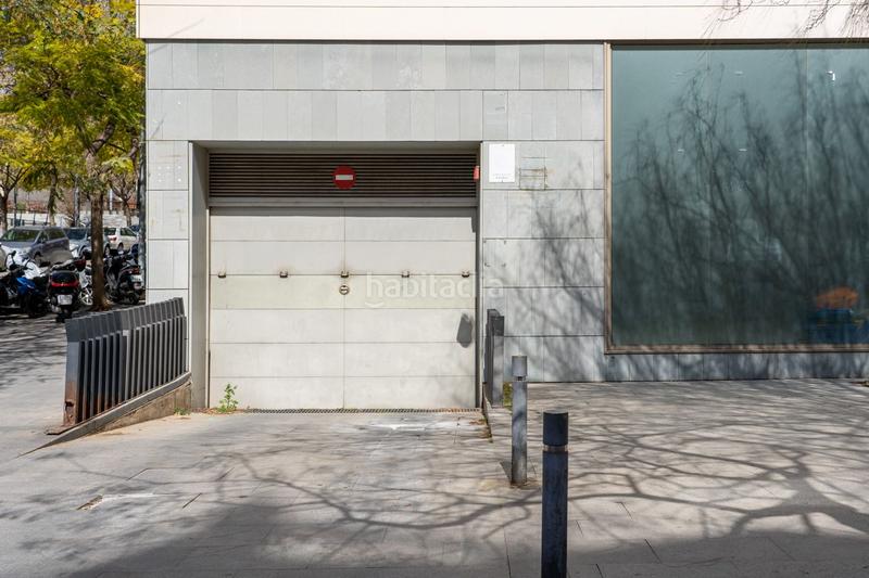 Foto e7686cc8-fe9c-40ca-874b-871bb5f08a44. Rent car parking in calle ernest lluch 15 in Collblanc Hospitalet de Llobregat (L´)