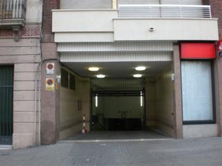 Lloguer Aparcament cotxe a Avenida roma 120
