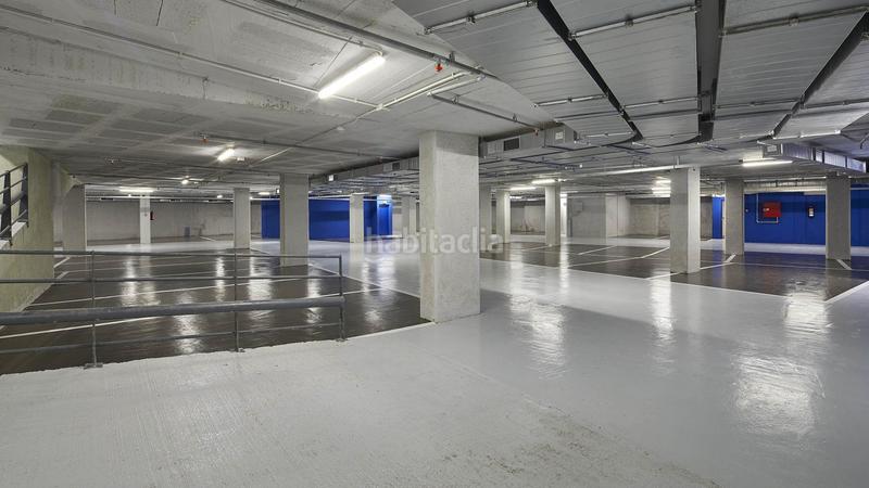 Foto c0a8a835-7f84-4cc1-8803-31539655af6a. Alquiler parking moto en calle concepcion arenal 296 en Barcelona