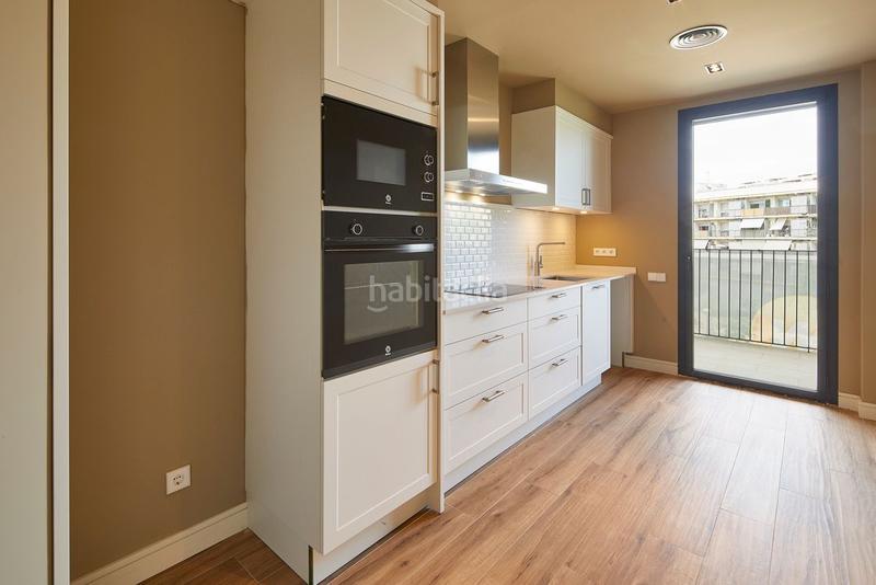 Foto 1b011654-0f23-4c1f-bb25-e757f89e9448. Rent flat in calle bacardi 40 in Santa Eulàlia Hospitalet de Llobregat (L´)