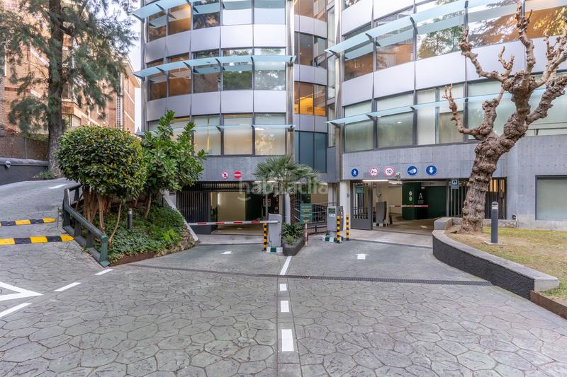 Foto 39ae346a-14ce-4b30-88ed-f2b7776abdcd. Lloguer aparcament cotxe a calle via augusta 281 a Barcelona