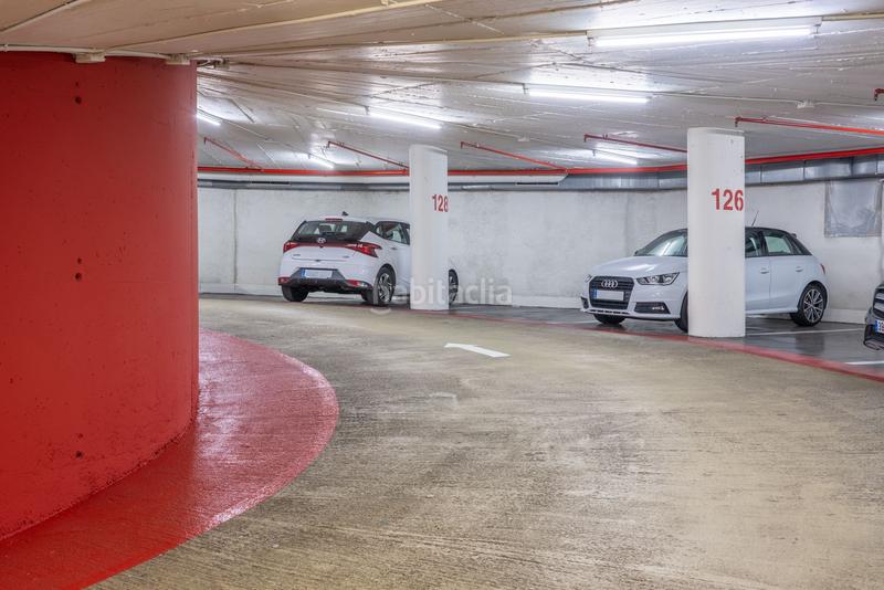 Foto b3119601-a2d6-4454-baaa-d3e5f8876041. Lloguer aparcament cotxe a calle via augusta 281 a Barcelona