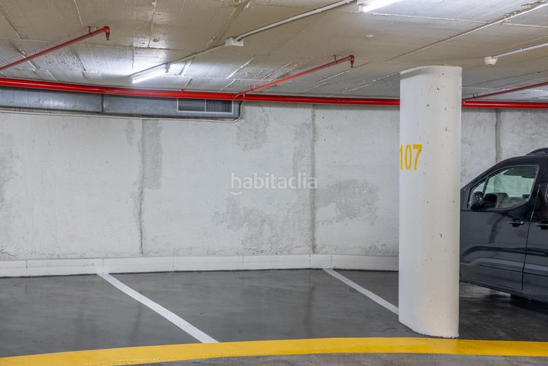 Foto cacac242-1df6-4ffd-9f02-5e8e02c7eaaf. Lloguer aparcament cotxe a calle via augusta 281 a Barcelona