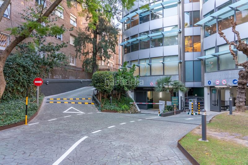 Foto 4853bede-f0a7-4f45-bad2-1ed85ad150ba. Affitto posto auto in calle via augusta 281 in Tres Torres Barcelona