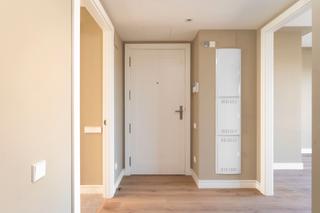 Rent Flat in Ronda de jean monnet 230