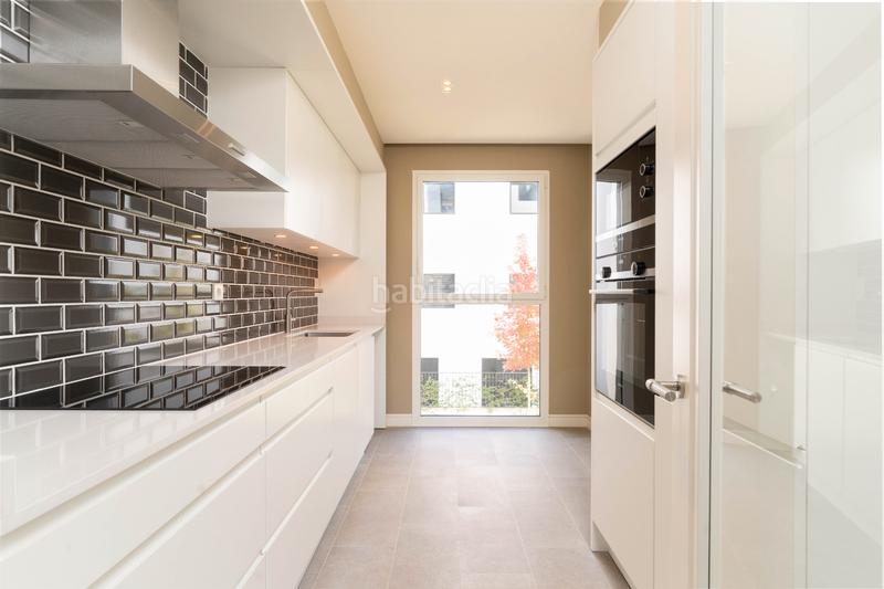 Foto f51a5aa8-5f11-4839-8bd2-406432c09e16. Rent flat 98m<sup>2</sup> in ronda de jean monnet 230 in Can Gambús Sabadell