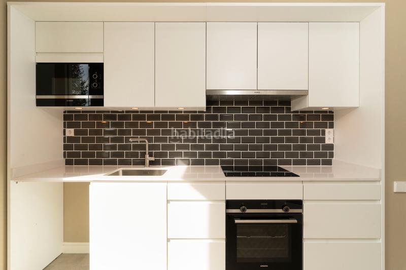 Foto c89d6abb-2b76-46ce-be33-9095742e79d7. Location rez-de-chaussée 94m<sup>2</sup> dans ronda de jean monnet 230 dans Sabadell