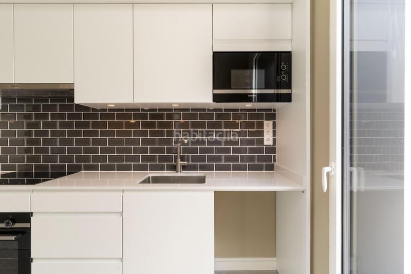 Foto 00212e71-854a-4a40-8879-8b68e566c41d. Alquiler piso en rda. jean monnet 230-238 en Can Gambús Sabadell