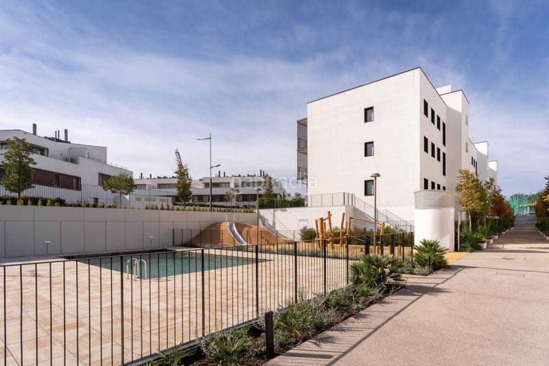 Foto e59c0403-88ce-41ac-8899-76aa8be9fb31. Rent flat in rda. jean monnet 230-238 in Can Gambús Sabadell