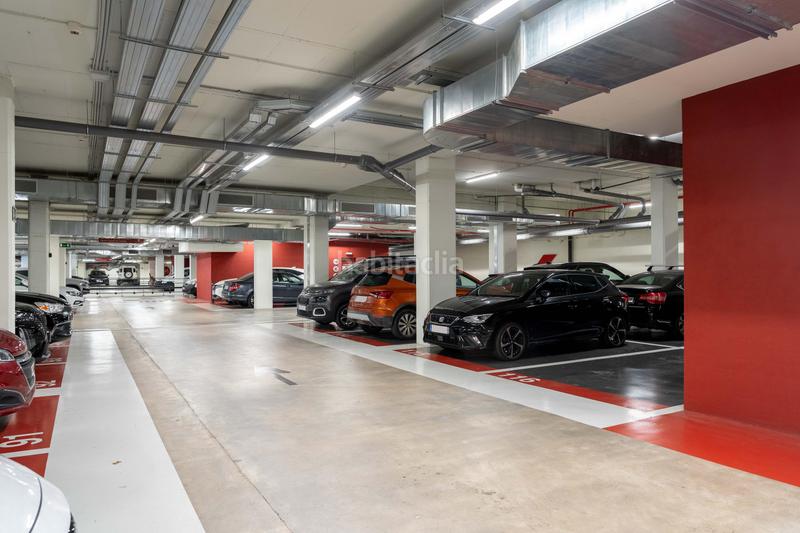 Foto 5738d56f-f3f6-4f48-92b7-b635489b284d. Location parking voiture dans calle espronceda 254 dans Barcelona