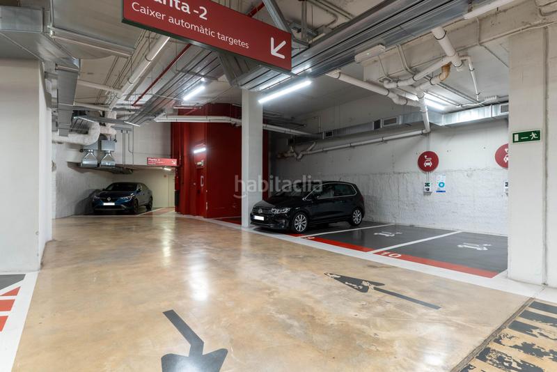 Foto f31ec9a3-da66-48f0-a10d-32e675102889. Location parking voiture dans calle via augusta 349- dans Barcelona