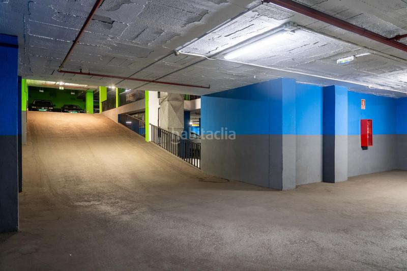 Foto 08e624dc-7e80-46ee-84f7-d66fac0af9a9. Rent car parking in avenida diagonal 593 in Barri de les Corts Barcelona