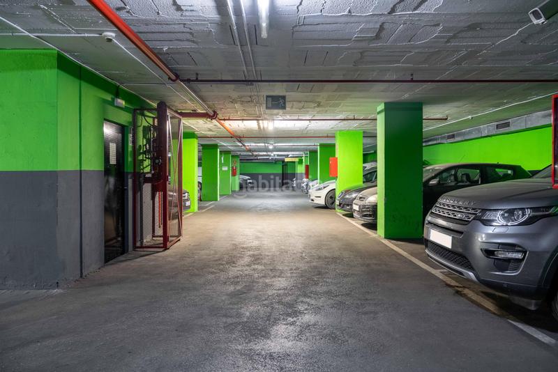 Foto 89083adb-01ad-49c9-be7d-7872750624b9. Rent car parking in avenida diagonal 593 in Barri de les Corts Barcelona