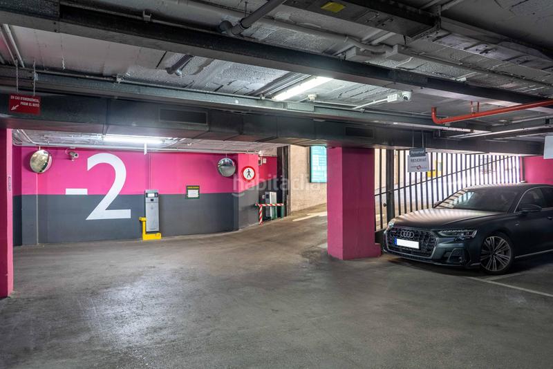 Foto 9c470a71-b157-4e70-ac4e-5b35a81ac564. Rent car parking in avenida diagonal 593 in Barri de les Corts Barcelona