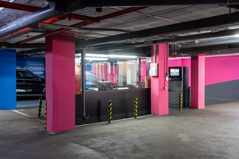 Foto cd9768d0-45fc-4a99-8847-750622ed17fc. Rent car parking in avenida diagonal 593 in Barri de les Corts Barcelona