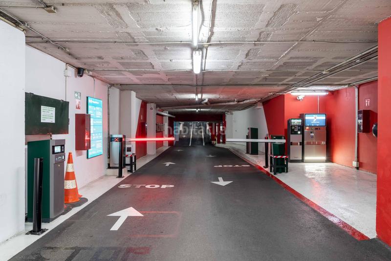 Foto 9e2cac3c-fd20-4313-b5a8-8c78a97d5d10. Lloguer aparcament de moto a calle comte borrell 28 a Barcelona