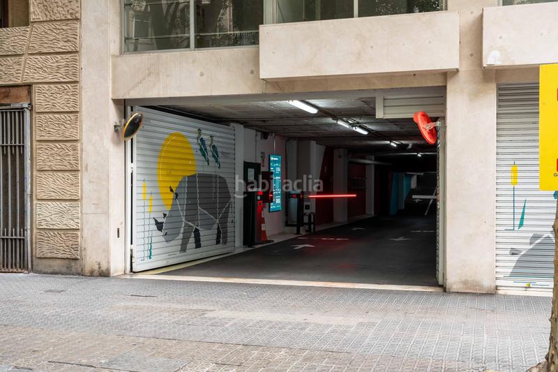 Foto fb49faf5-ef96-4e72-b7b7-6f3b3f233bdc. Alquiler parking moto en calle comte borrell 28 en Barcelona