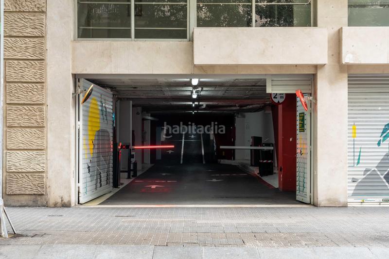 Foto edbabe35-4a42-42e0-bca7-cfe9086103ee. Rent motorcycle parking in calle comte borrell 28 in Barcelona