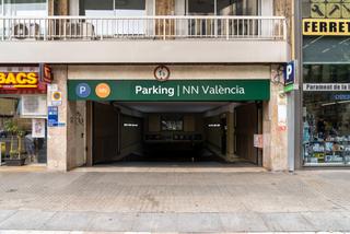 Aparcament cotxe a CALLE VALENCIA 375