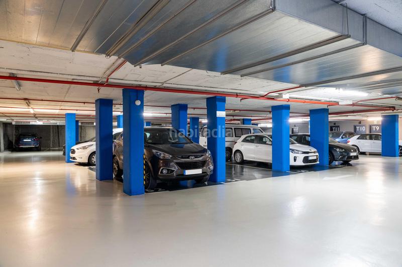 Foto 477f9d5b-a3f7-4567-8d5b-f58fbac3b1f0. Location parking voiture dans calle esteve terradas 17 dans Barcelona