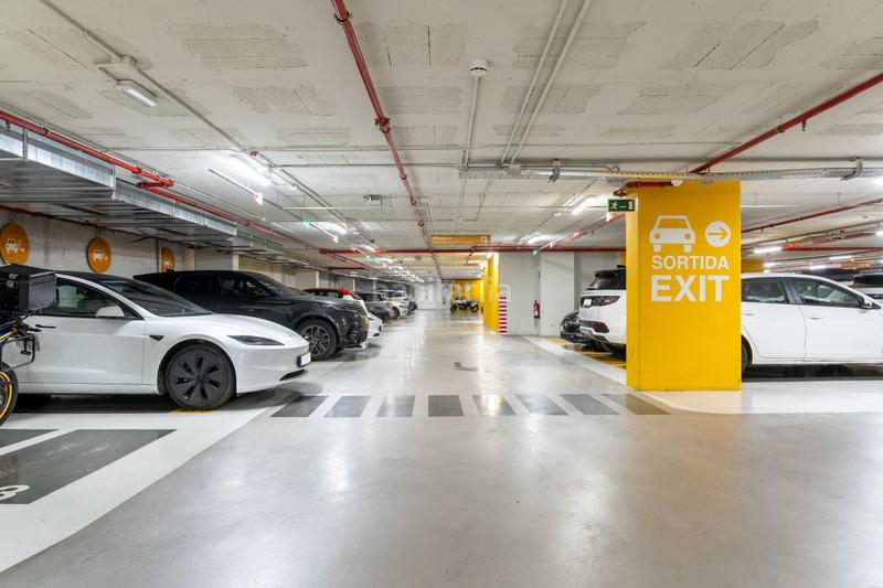 Foto e4f13e12-7a67-422d-8901-8d5ca6eeec01. Miete autoparkplatz in calle corcega 344 in Dreta de l´Eixample Barcelona