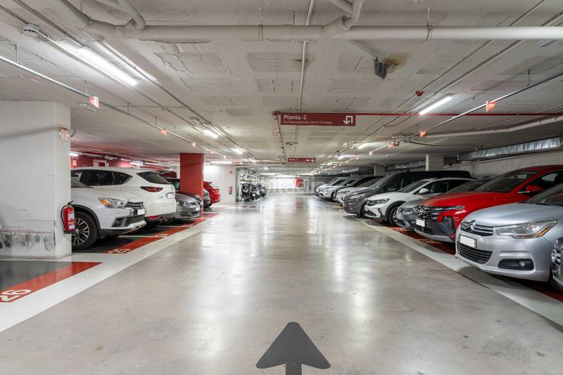 Foto 10abe602-4fb1-446b-84e0-2ee9264055e4. Rent car parking in calle corcega 344 in Dreta de l´Eixample Barcelona