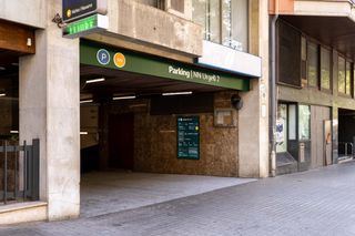 Lloguer Aparcament cotxe a Calle comte urgell 154