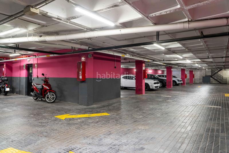 Foto 185a90b2-12ec-4bf2-b5aa-64641635a434. Alquiler parking coche en calle comte urgell 154 en Barcelona