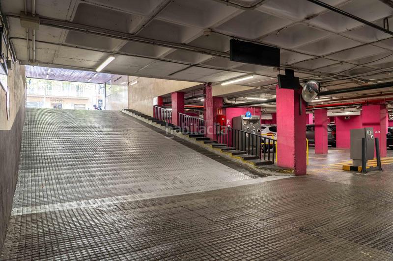 Foto 25a0a249-eef3-4778-93f4-450c095f663b. Alquiler parking coche en calle comte urgell 154 en Barcelona