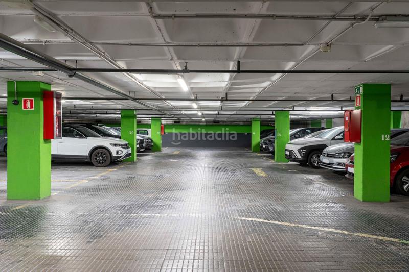 Foto 3734a7df-75d9-443d-aaf7-54ea9cb05350. Location parking voiture dans calle comte urgell 154 dans Barcelona