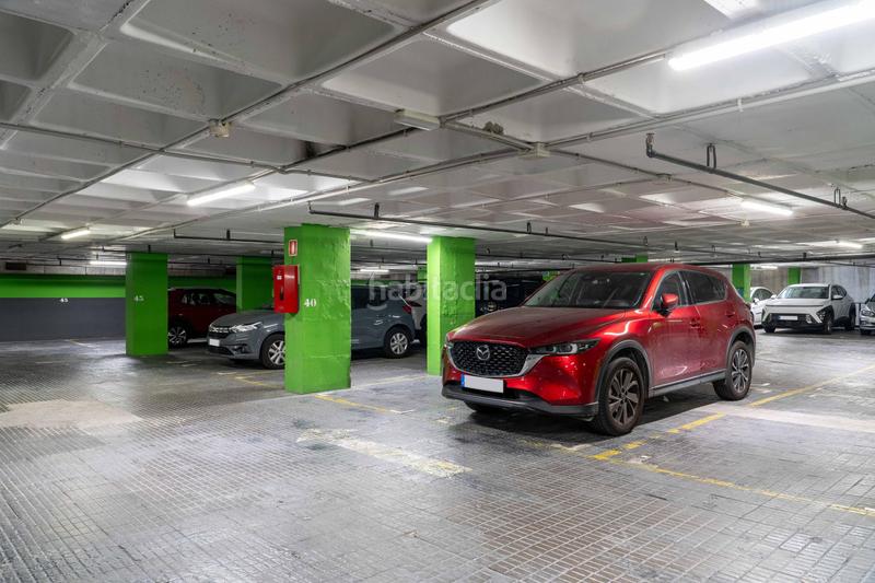 Foto b05ce3c8-f94c-4e59-b2b4-959d4801164a. Location parking voiture dans calle comte urgell 154 dans Barcelona