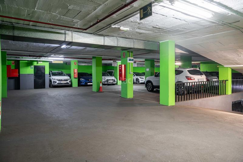 Foto a0bda862-b4b0-47bb-9b18-26e7f2ec4802. Location parking voiture dans avenida diagonal 593 dans Barcelona