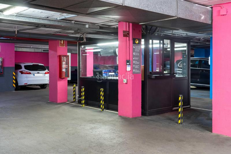 Foto f681356f-c424-4fa0-bbc2-3b1d30d1c32a. Location parking voiture dans avenida diagonal 593 dans Barcelona