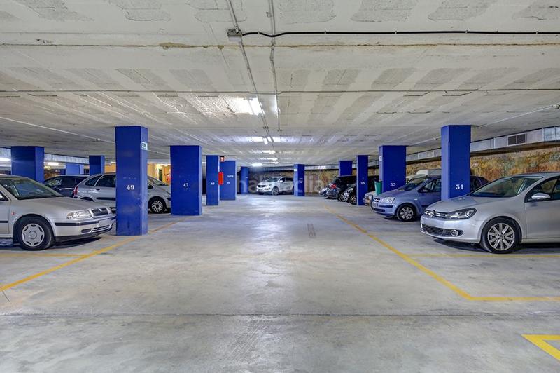 Foto 0b6c4789-3925-4af5-b1ab-7a922fac1937. Alquiler parking coche en paseo zona franca 137 en Barcelona