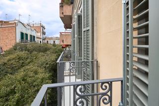 Rent Flat in Carrer de valència 595
