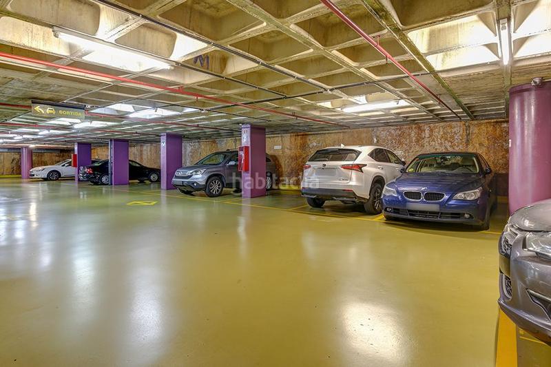 Foto cf972bd3-de5a-4410-b75c-376efb8df5e0. Alquiler parking coche en calle pere i pons 6 en Pedralbes Barcelona