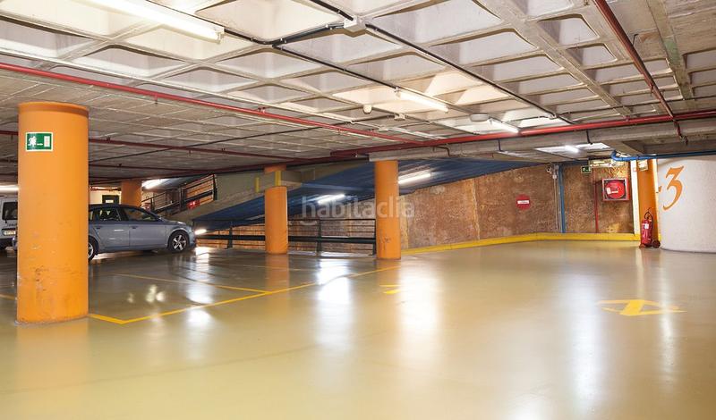 Foto e120eb76-338a-4c26-b0b0-dbdfead838f7. Alquiler parking coche en calle pere i pons 6 en Pedralbes Barcelona