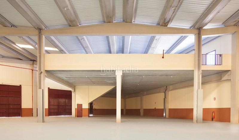 Foto 82ba79e0-8eb3-4e17-8810-c1d179b1a7d0. Affitto capannone industriale in calle progres 28 in Abrera