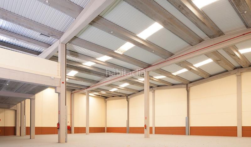 Foto 94f98c13-c642-4731-a676-640652322024. Affitto capannone industriale in calle progres 28 in Abrera