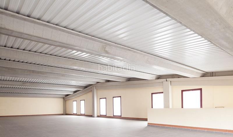 Foto 95e46de5-a868-4961-b5a1-7e206b43f285. Affitto capannone industriale in calle progres 28 in Abrera