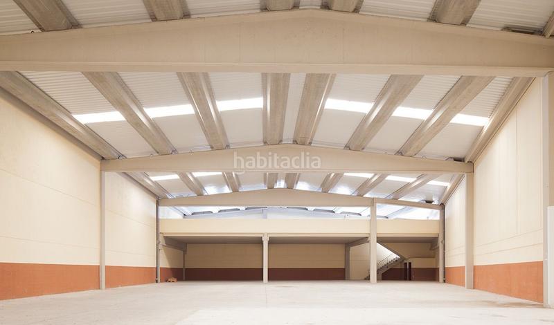 Foto b04a5349-3239-44d5-9872-ffdda0679d31. Affitto capannone industriale in calle progres 28 in Abrera